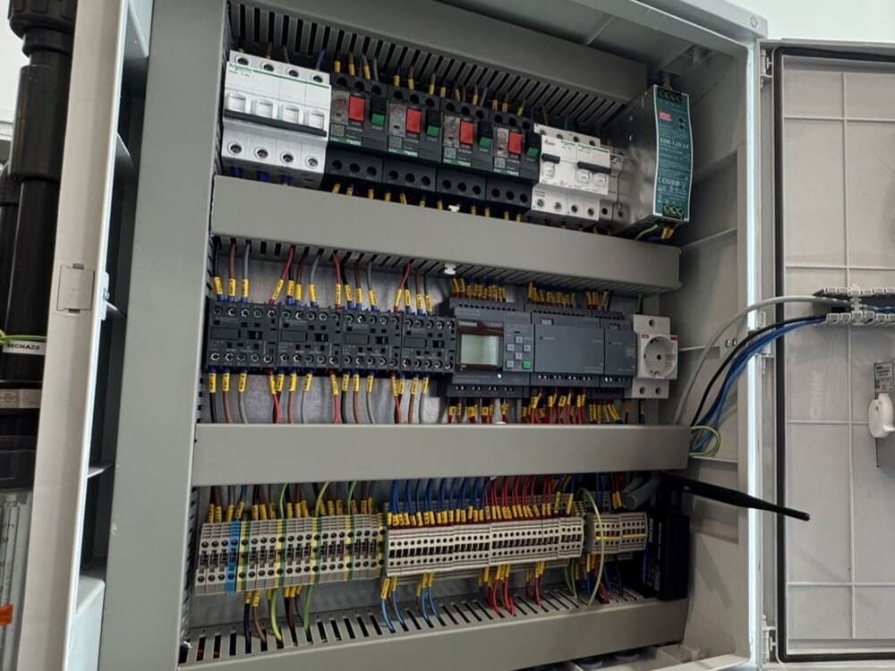 Cuadro eléctrico control de bombeo automatización